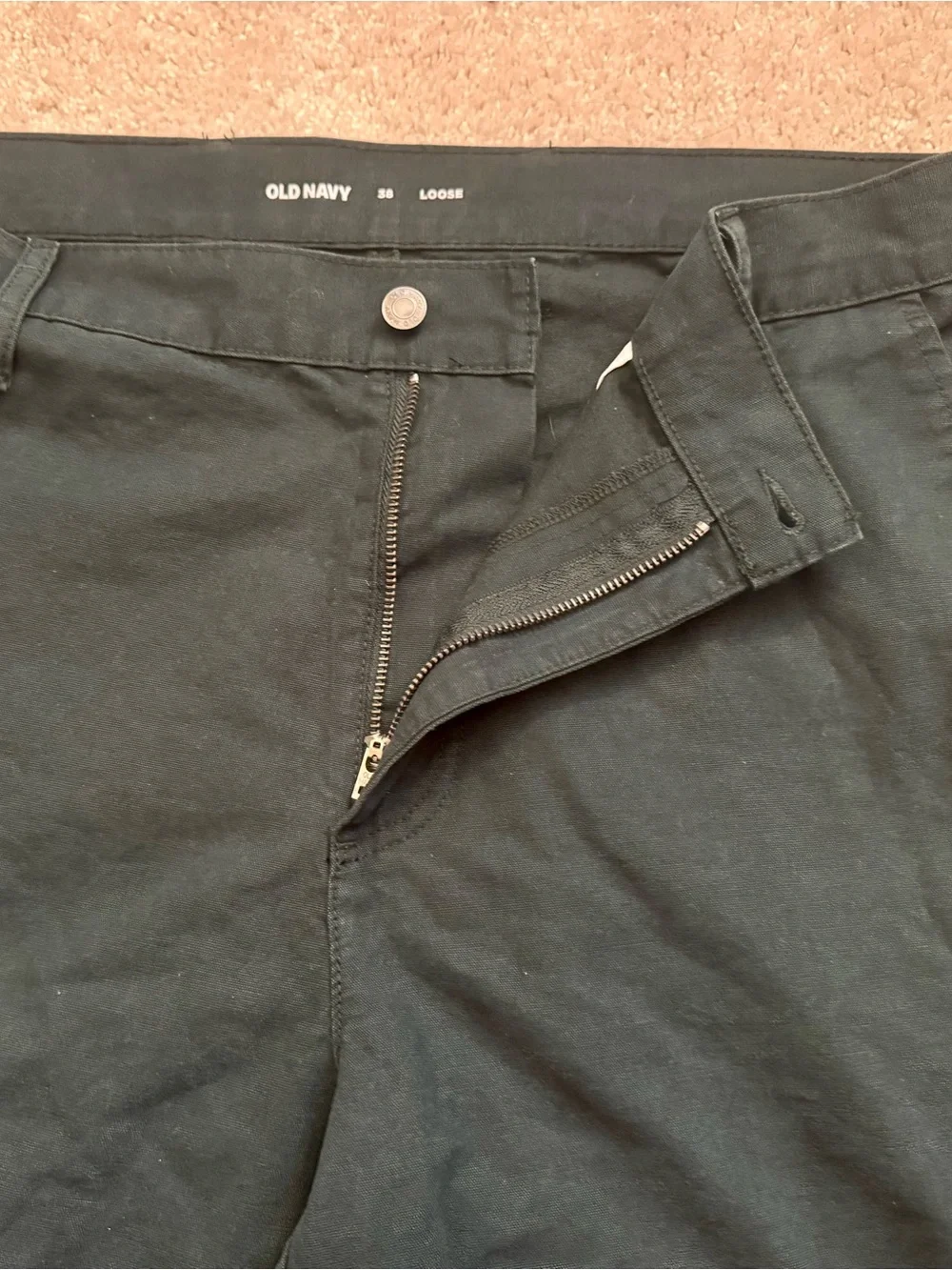 NWOT Dark Green Cargo Shorts. Size 38